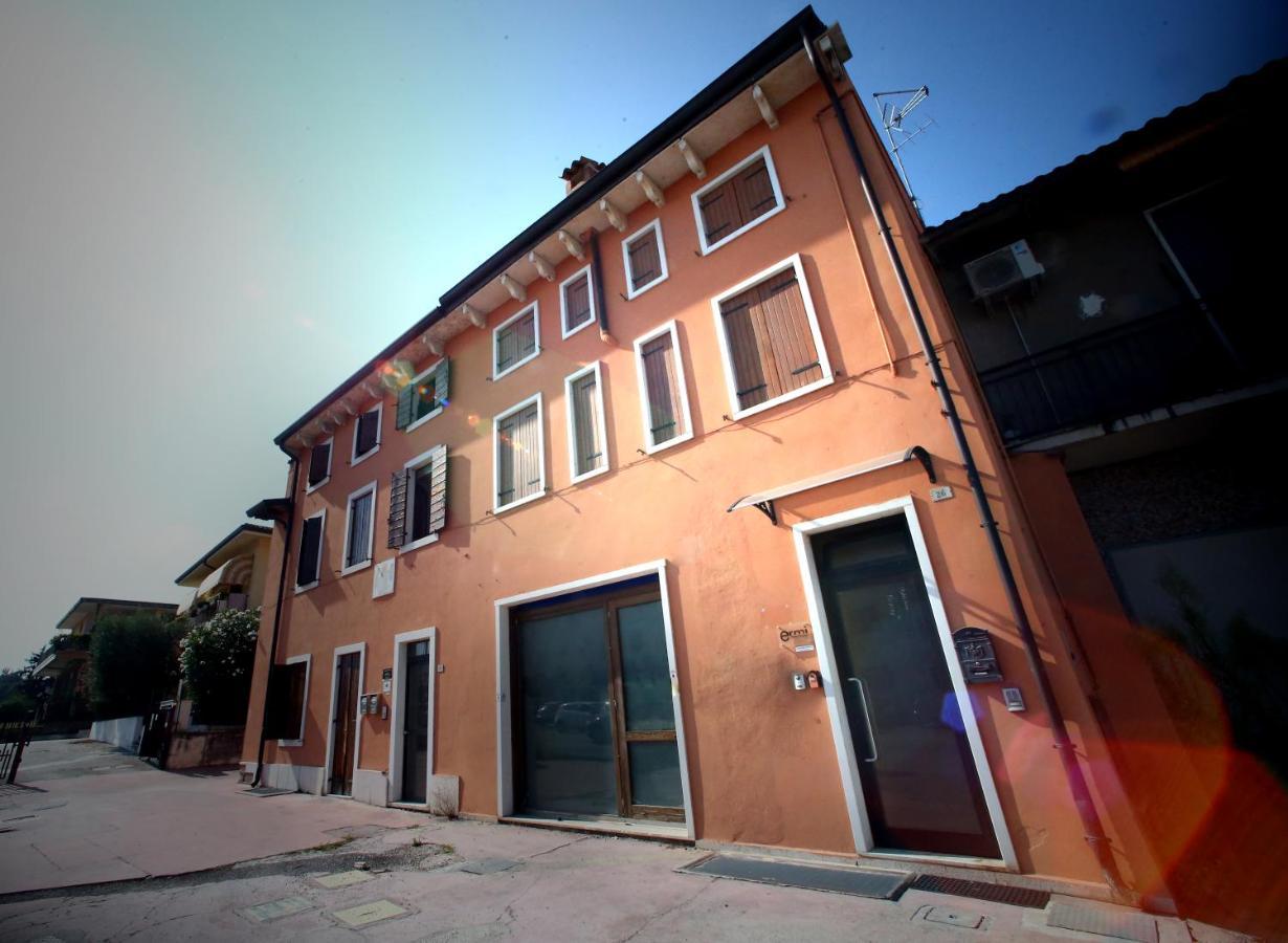 Ermi Hotel Sona Exterior photo